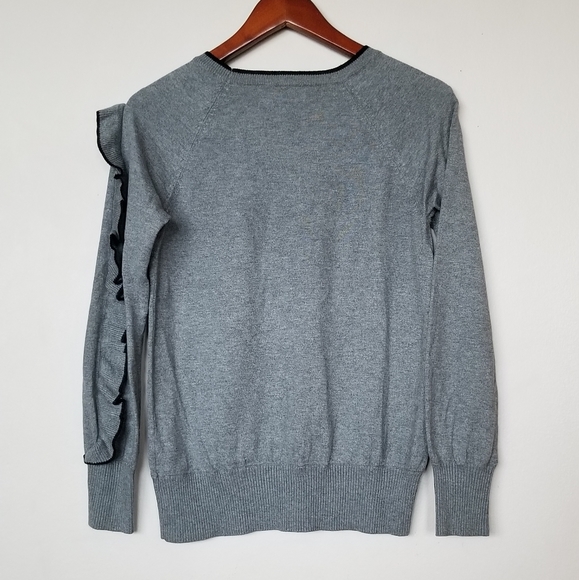 Love sweater with decorative ruffle - Picture 2 of 6